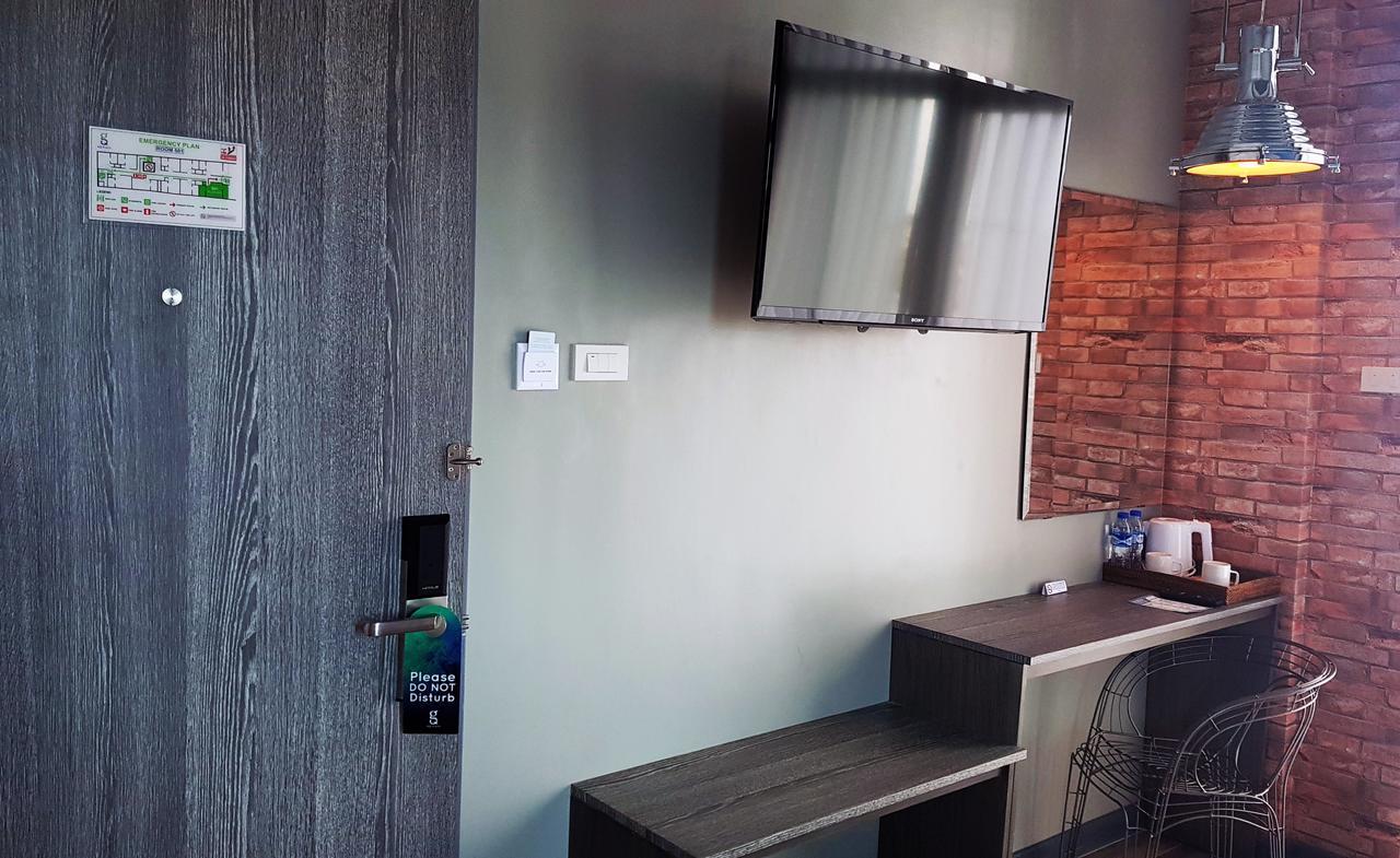 Gq Plaza Kalibo Exterior foto